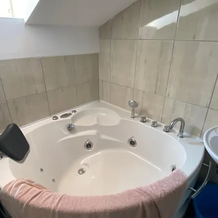 Tara Stan Na Dan 아파트 *